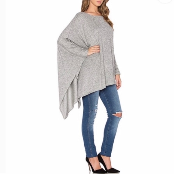 Hye Park & Lune Tops - NWT Hye Park & Lune Melange Black Asymmetrical Top